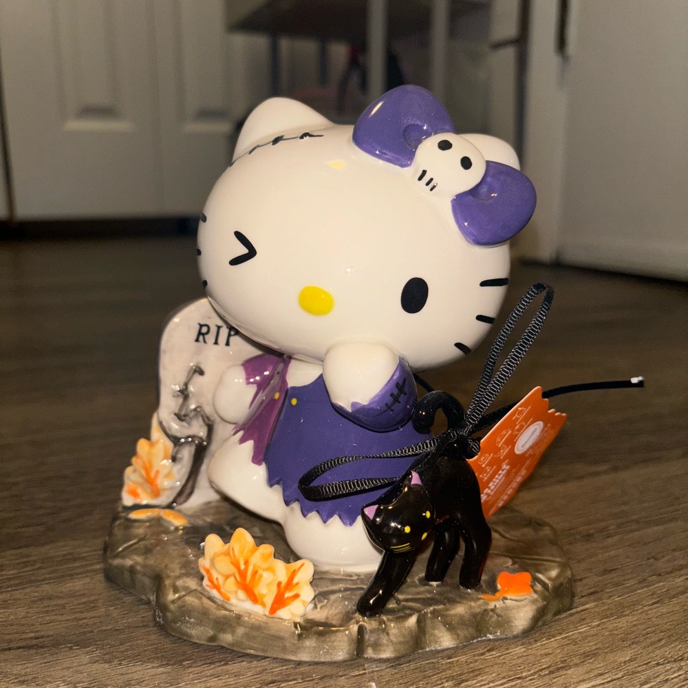Hello Kitty Rip Haunted Ceramic 🪦